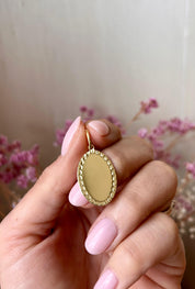 Curly Oval Gold