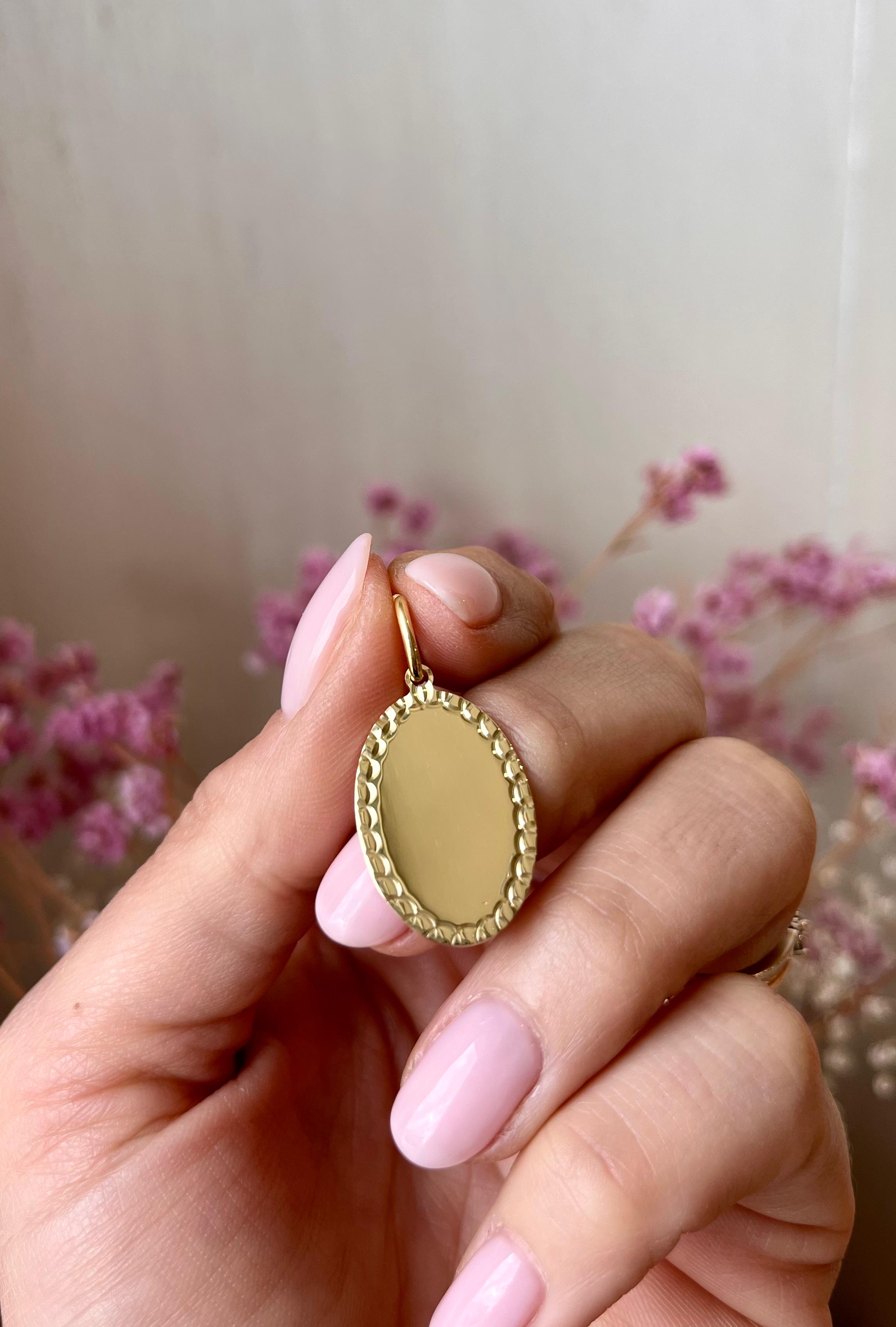 Curly Oval Gold