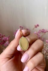 Curly Oval Gold